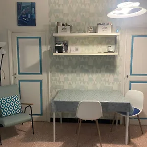 Welcome In The Cozy Blue Nest Pedestrian Menton